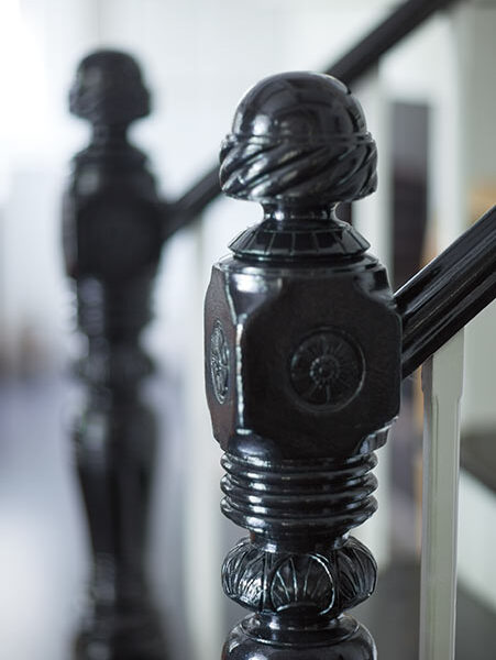 black_carousel_04_modal_650