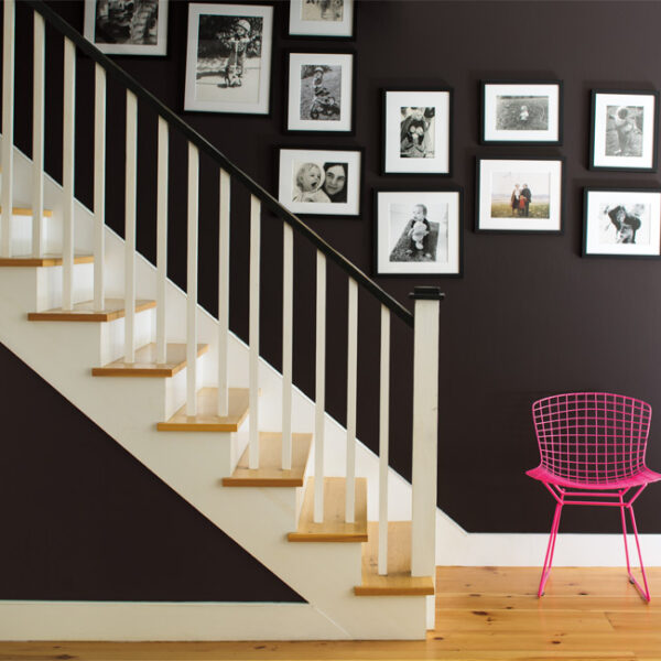 AuraColorStories_StairsFrames_Carousel8