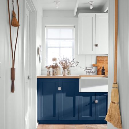 blue-cabinets-white-walls_640x640